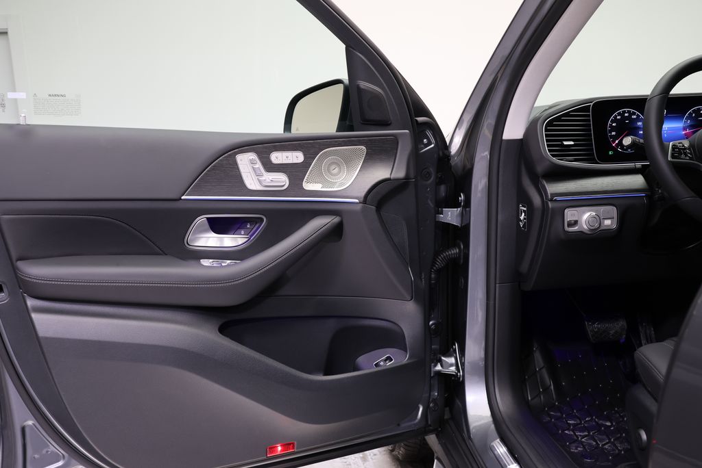 Thumbnail: 2026 Mercedes-Benz GLE - 30