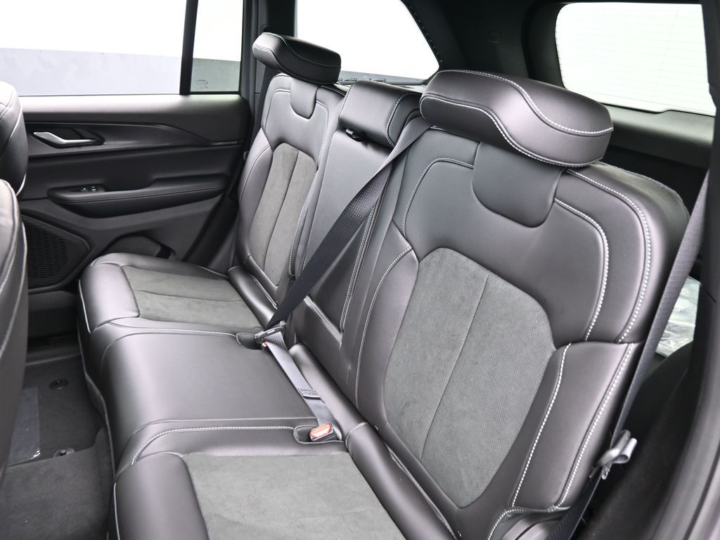 New 2025 Baltic Gray Metallic Clearcoat Jeep Altitude X image 29