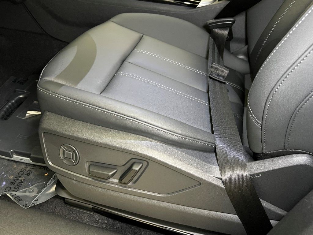 Thumbnail: 2025 Audi Q5 - 26