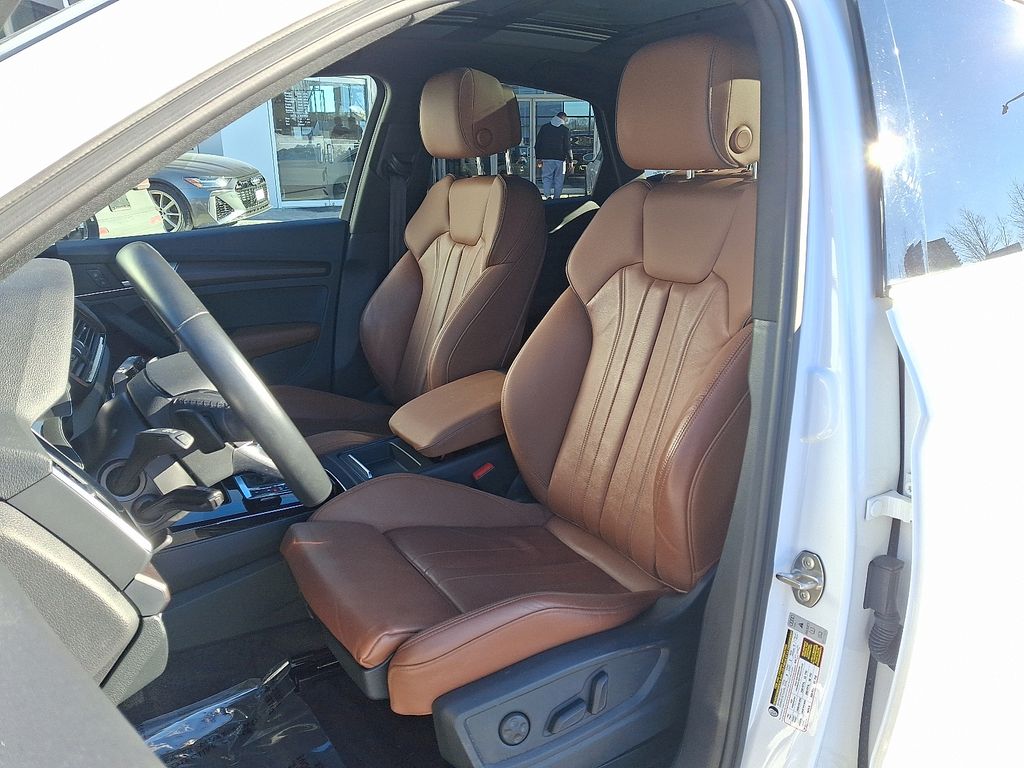 Thumbnail: 2022 Audi Q5 - 13