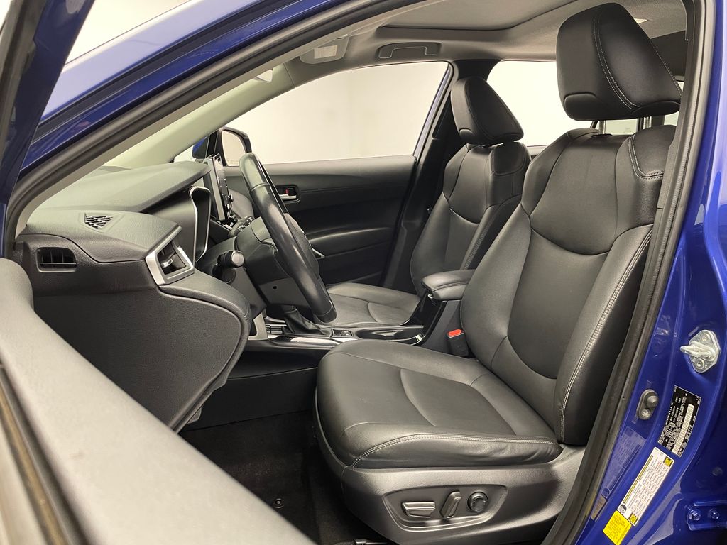 2022 Toyota Corolla Cross XLE 13