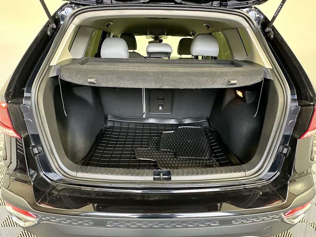 Thumbnail: 2023 Volkswagen Taos - 25