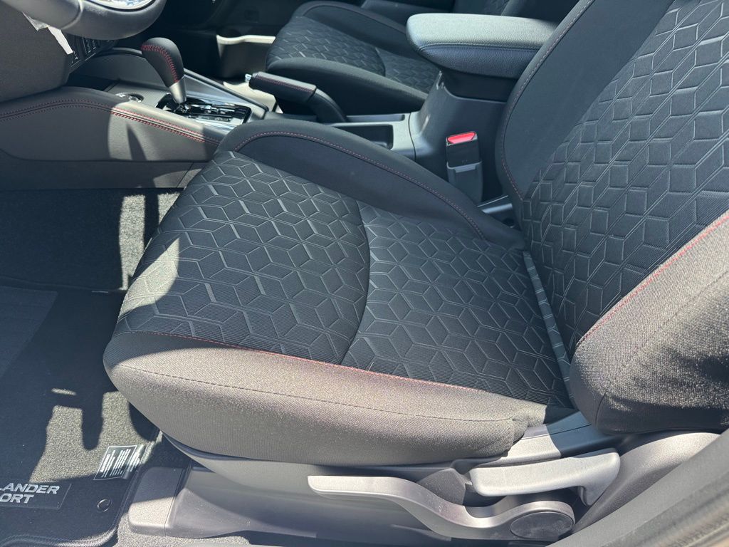 2025 Mitsubishi Outlander Sport LE photo 22