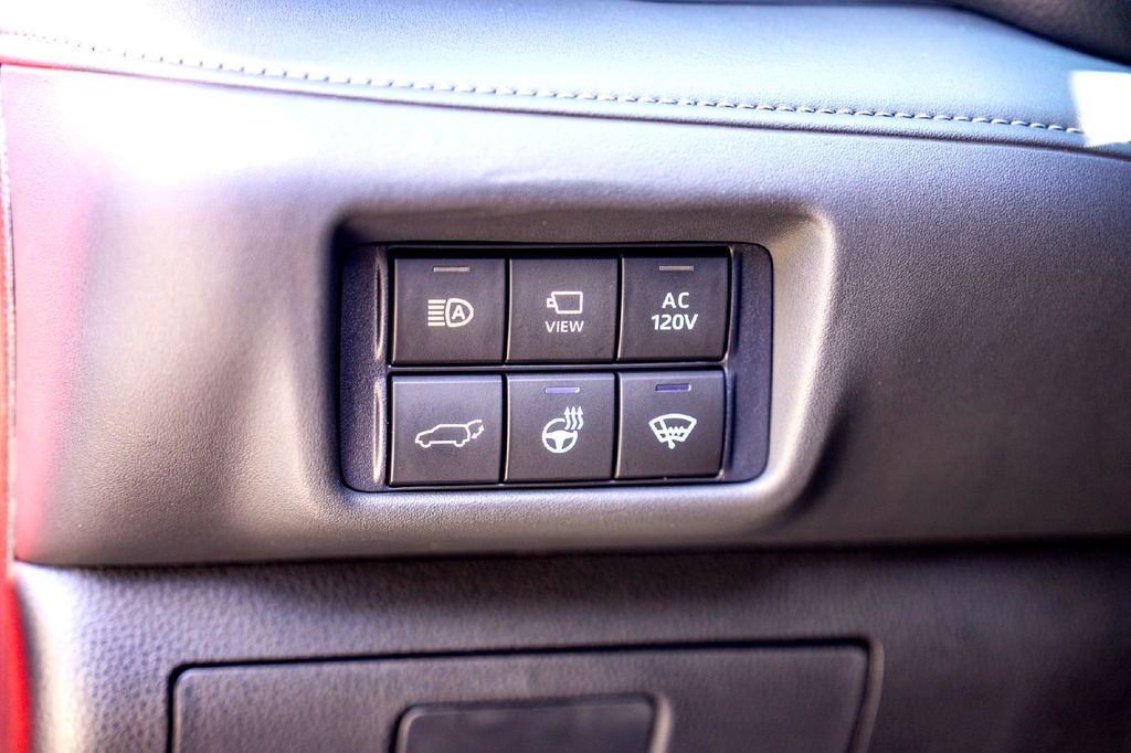 Used Car 2021 Toyota Highlander Hybrid  Platinum For Sale Under $35,000 In Taylor, Texas