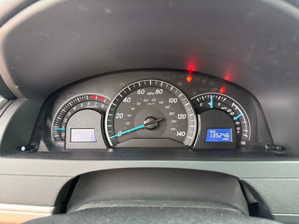 Thumbnail: 2013 Toyota Camry - 16