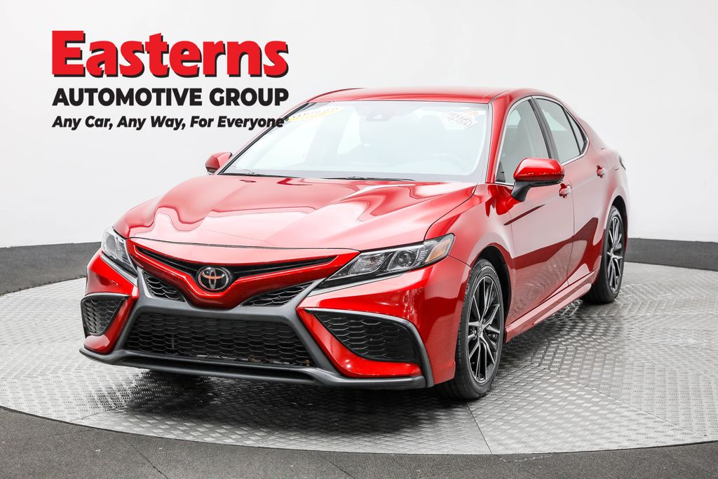 2024 Toyota Camry SE's photo