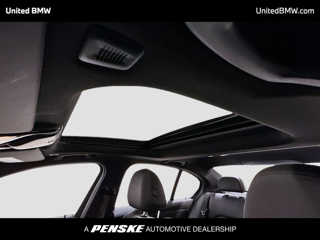 Thumbnail: 2025 BMW 3 Series - 12