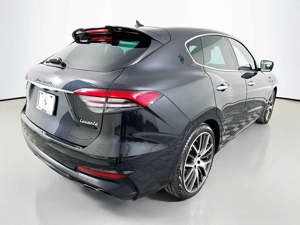 Thumbnail: 2022 Maserati Levante - 5
