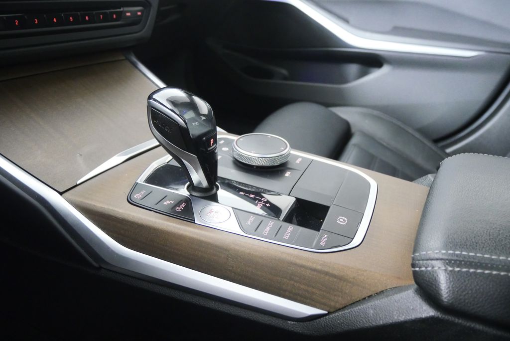 Thumbnail: 2019 BMW 3 Series - 25