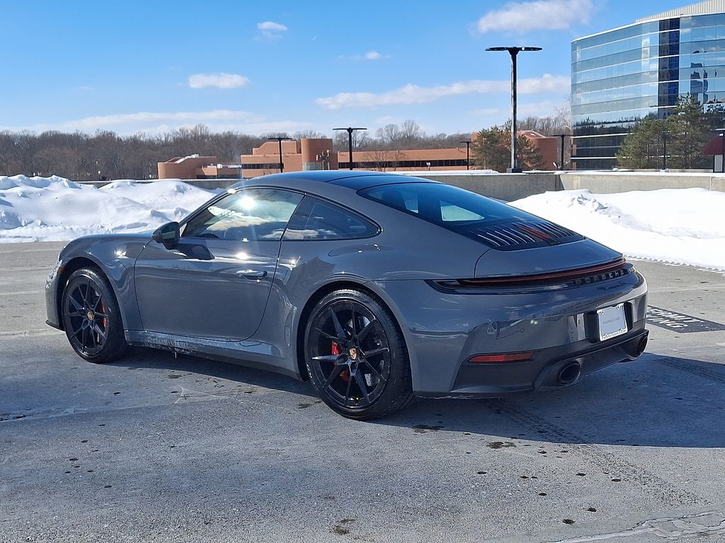 Thumbnail: 2026 Porsche 911 - 3