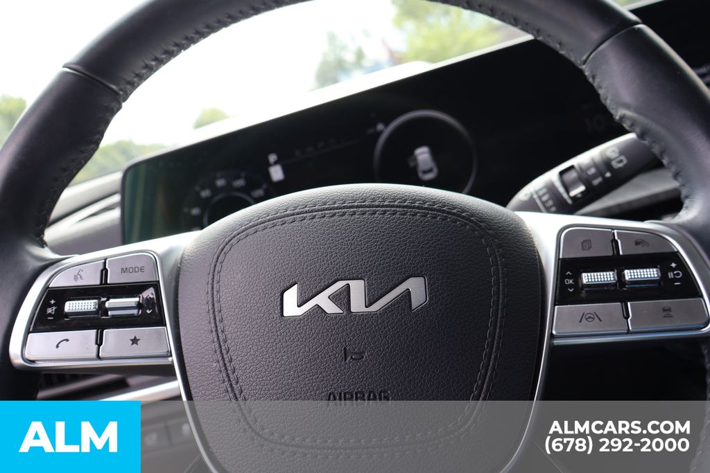 Used 2024 White Kia SX image 30
