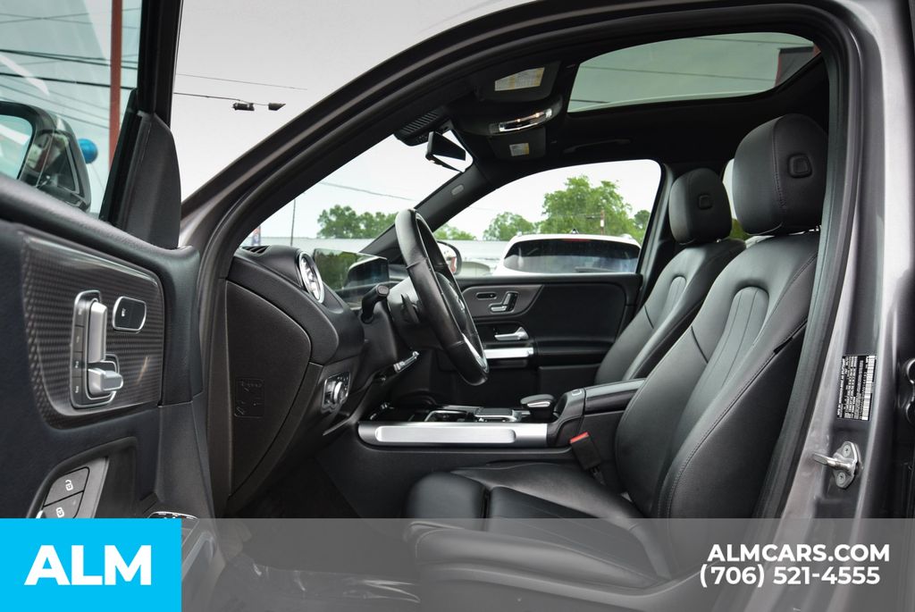 2021 Mercedes Benz GLB 250 4MATIC photo 9