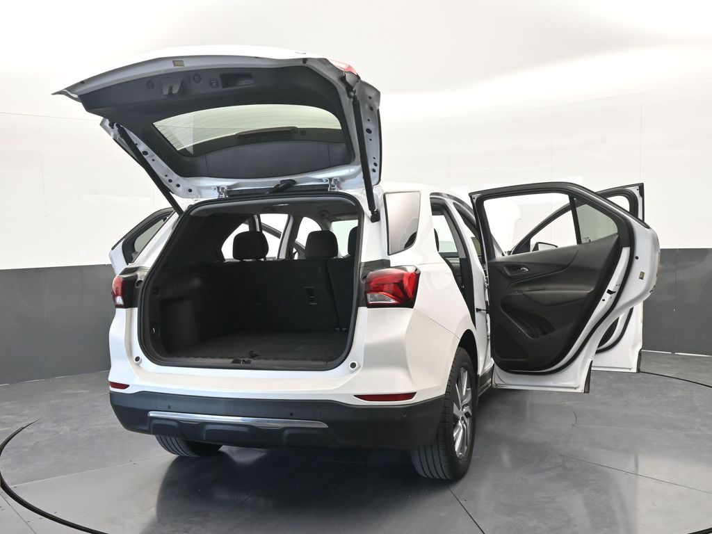 Used 2022 Iridescent Pearl Tricoat Chevrolet LT image 76