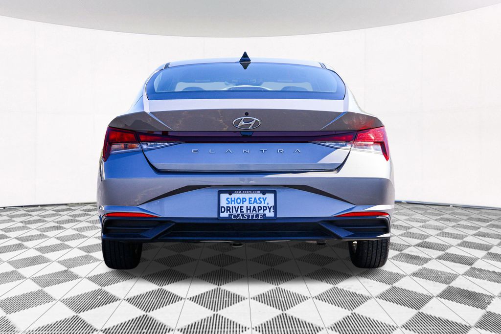 2022 Hyundai Elantra SE 9