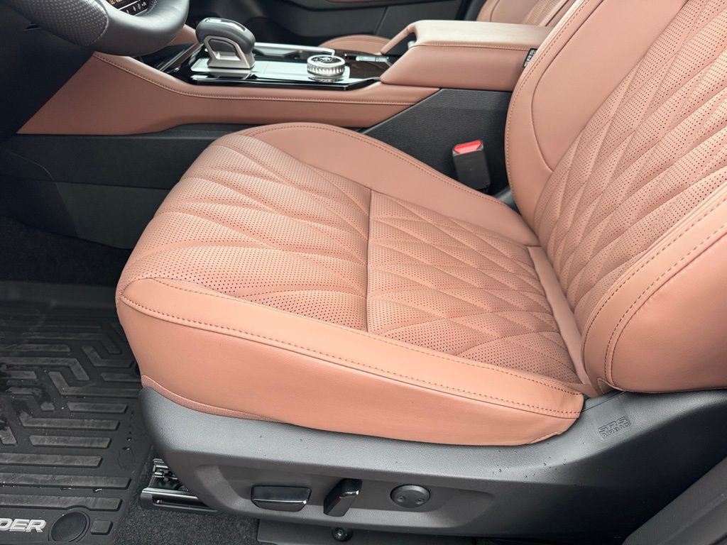 2025 Mitsubishi Outlander SEL photo 24