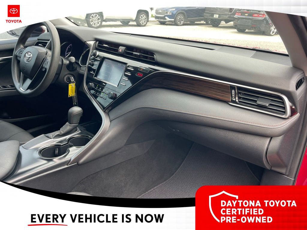 2020 Toyota Camry LE - Photo 31