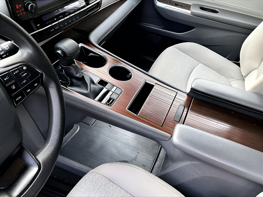 Used 2023 Toyota Sienna LE 4D Passenger Van