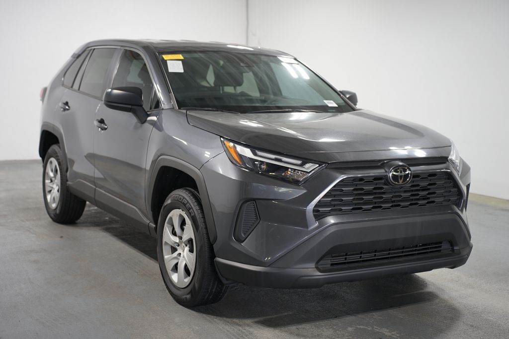 2023 Toyota RAV4 LE 3