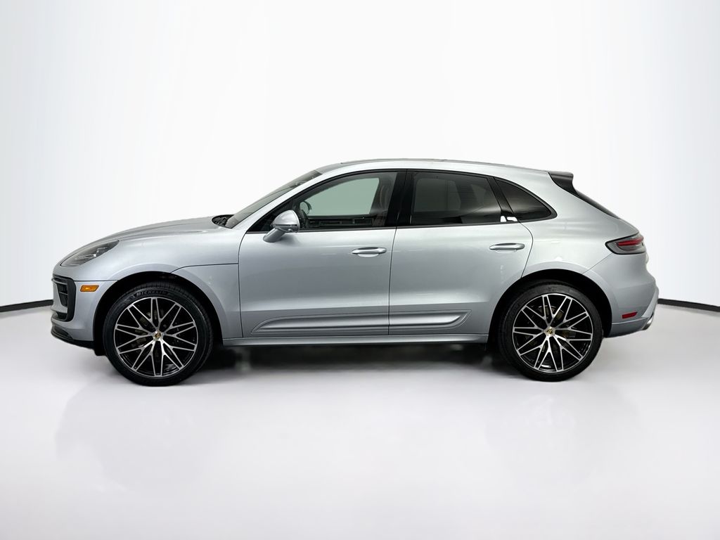 Thumbnail: 2025 Porsche Macan - 2