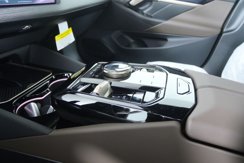 Thumbnail: 2026 BMW i5 - 22