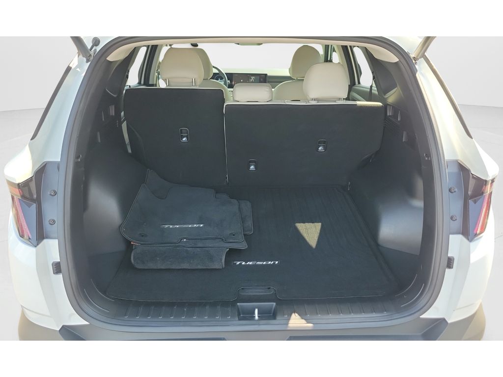 Certified Used 2025 White Hyundai SEL Convenience image 9