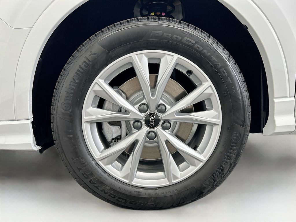 Thumbnail: 2025 Audi Q3 - 29
