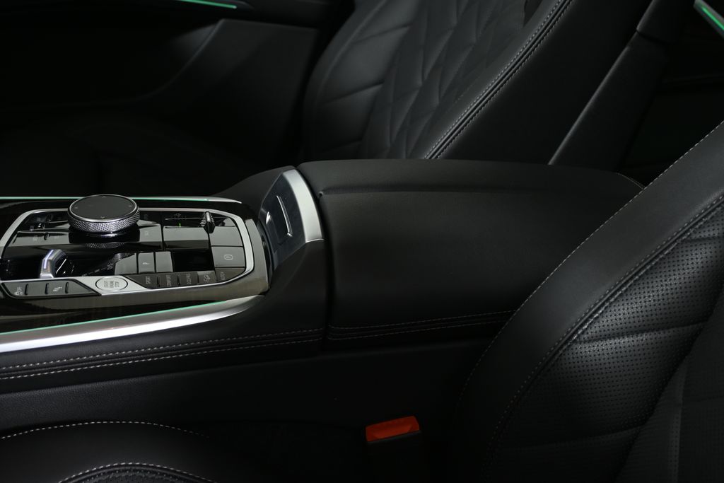 Thumbnail: 2024 BMW X7 - 26