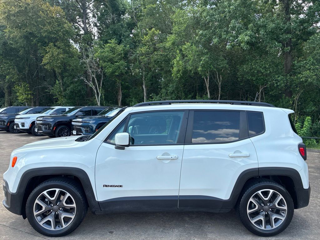 2018 Jeep Renegade Latitude White at Durrett Motor Company