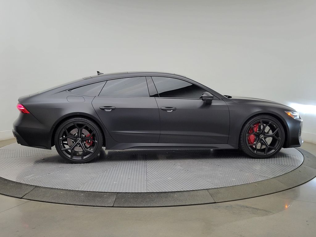 Thumbnail: 2024 Audi RS 7 - 6