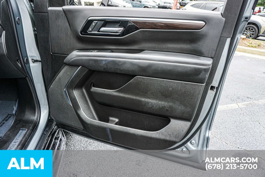 Used 2025 Gray Chevrolet LT image 55