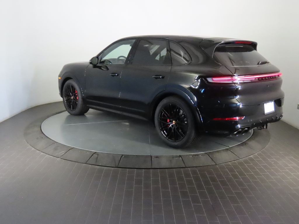 Thumbnail: 2026 Porsche Cayenne - 3