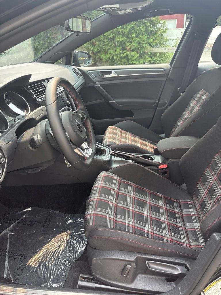Used 2021 Black Volkswagen 2.0T S image 18