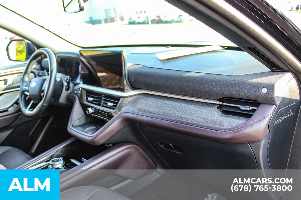 Used 2025 Black Ford Platinum image 20