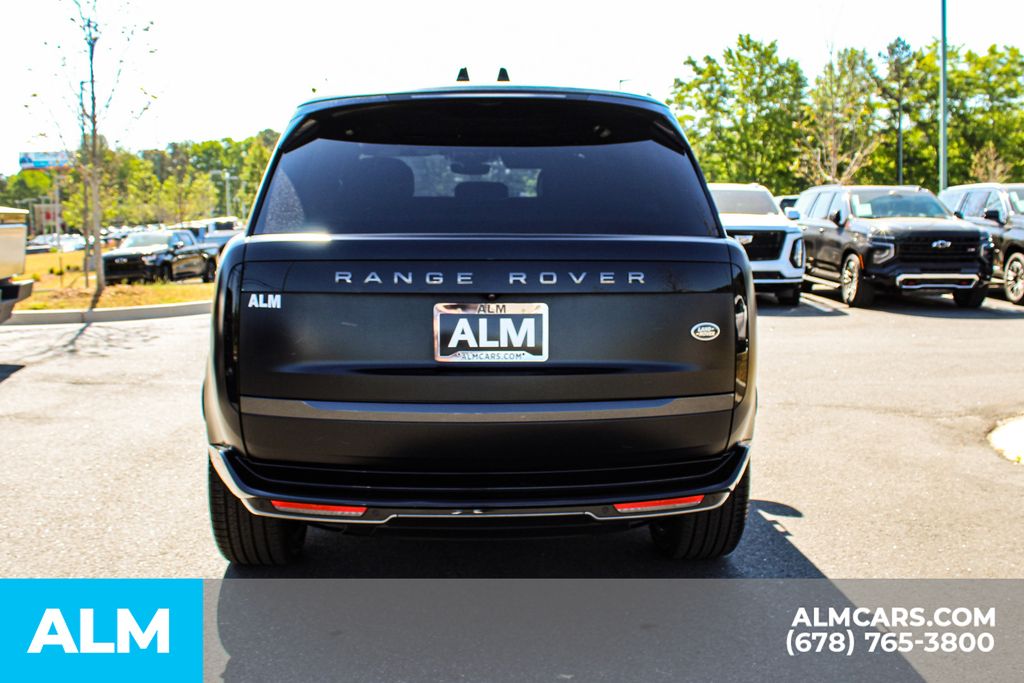 Used 2023 Black Land Rover SE image 9