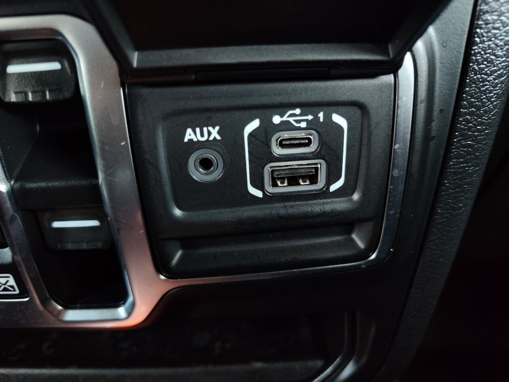 Used Car 2021 Jeep Gladiator  Willys For Sale Under $35,000 In Austin, Texas