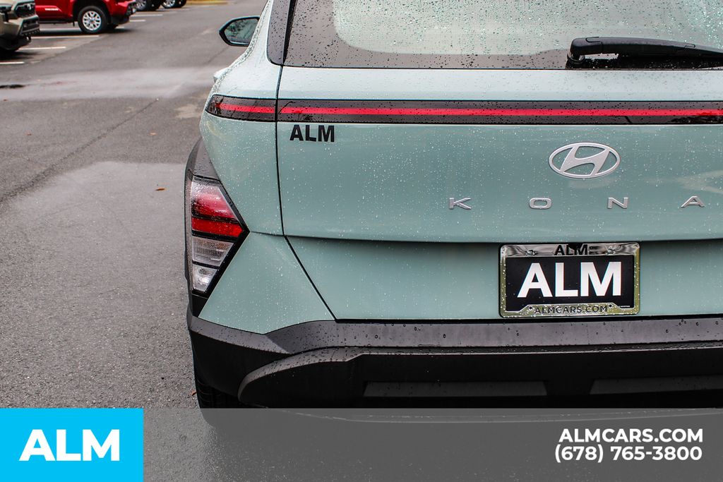 2024 Hyundai Kona SE photo 12