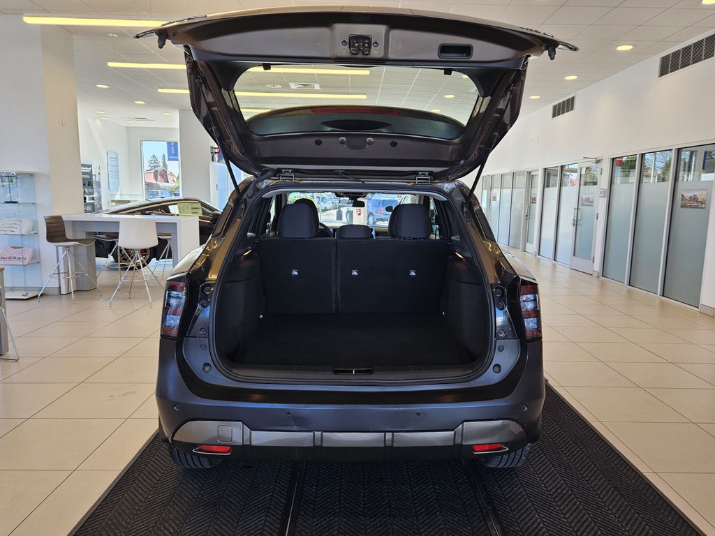 2025 Nissan Kicks S