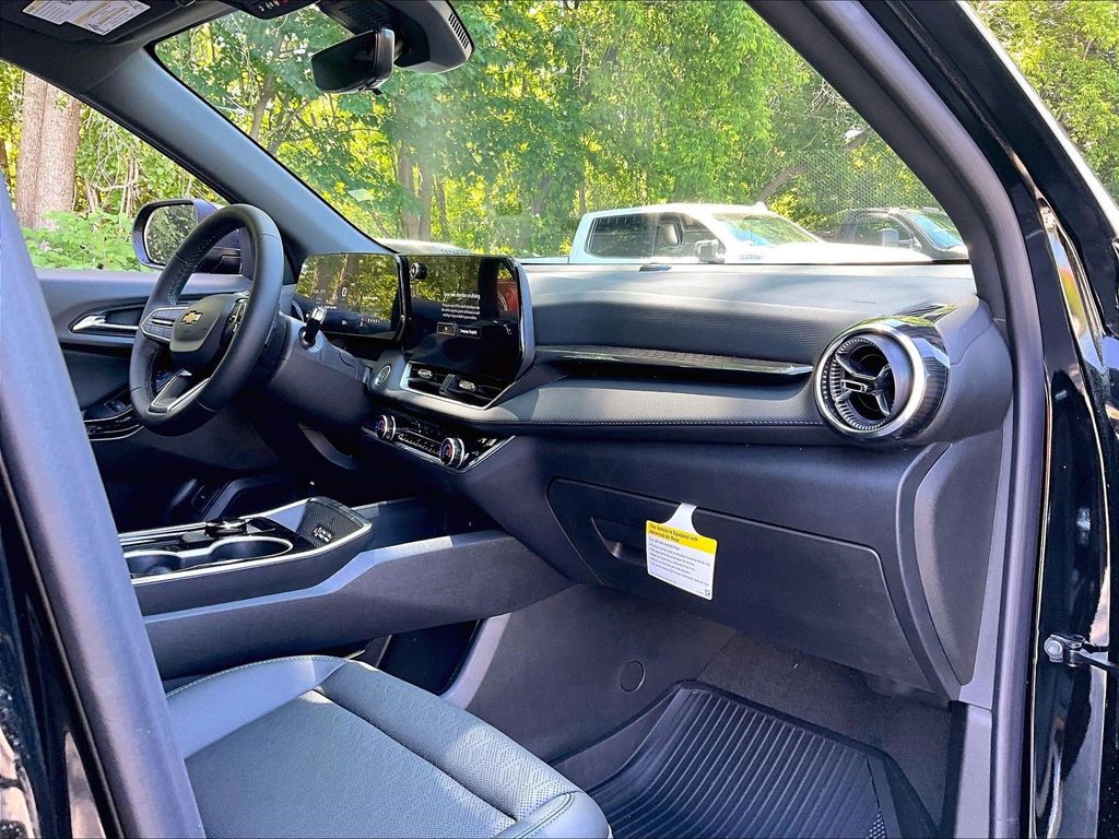 2026 Chevrolet Equinox — photo 10