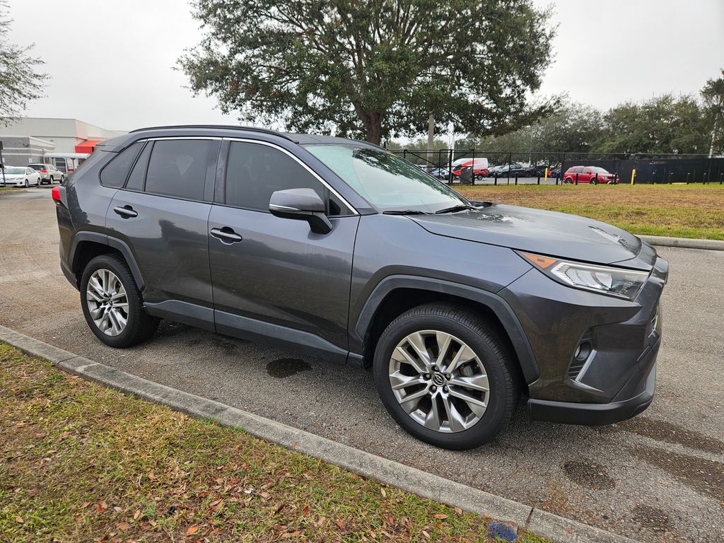 2019 Toyota RAV4 XLE Premium 7