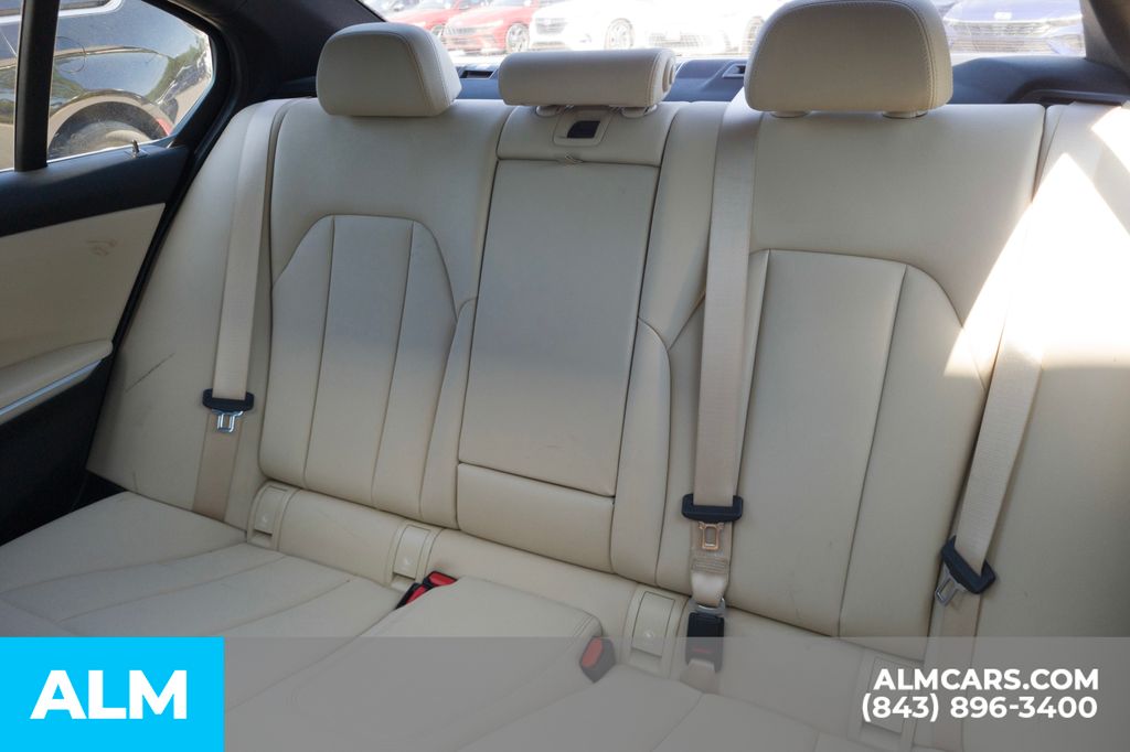 Used 2021 Black BMW 330i image 18