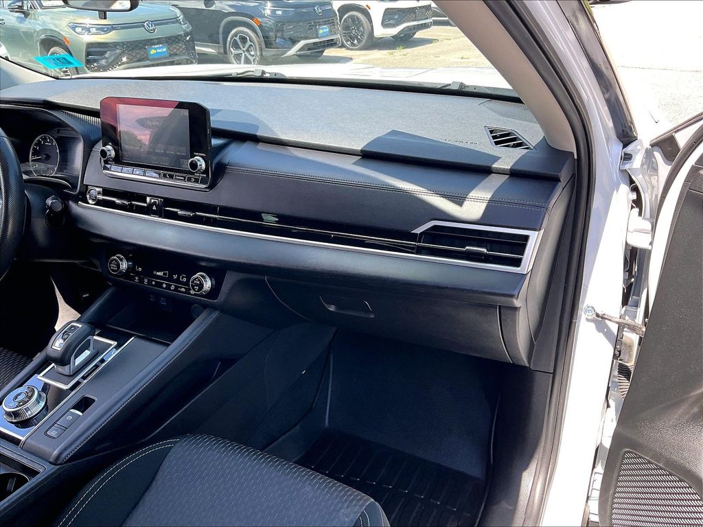 2023 Mitsubishi Outlander — photo 12