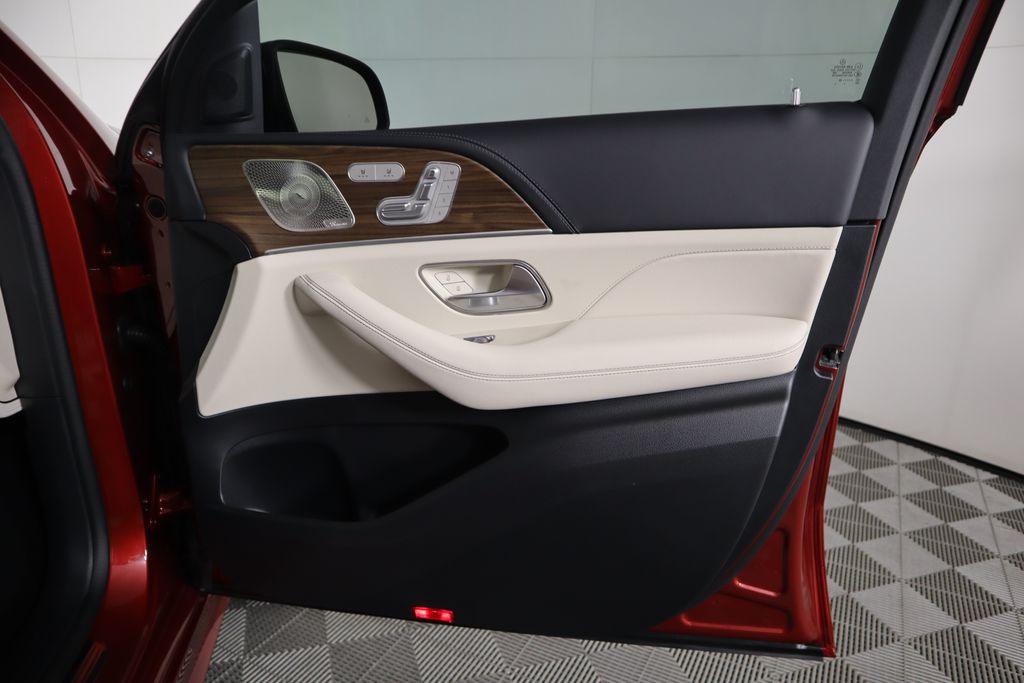 2025 Mercedes-Benz GLE 53 AMG 27