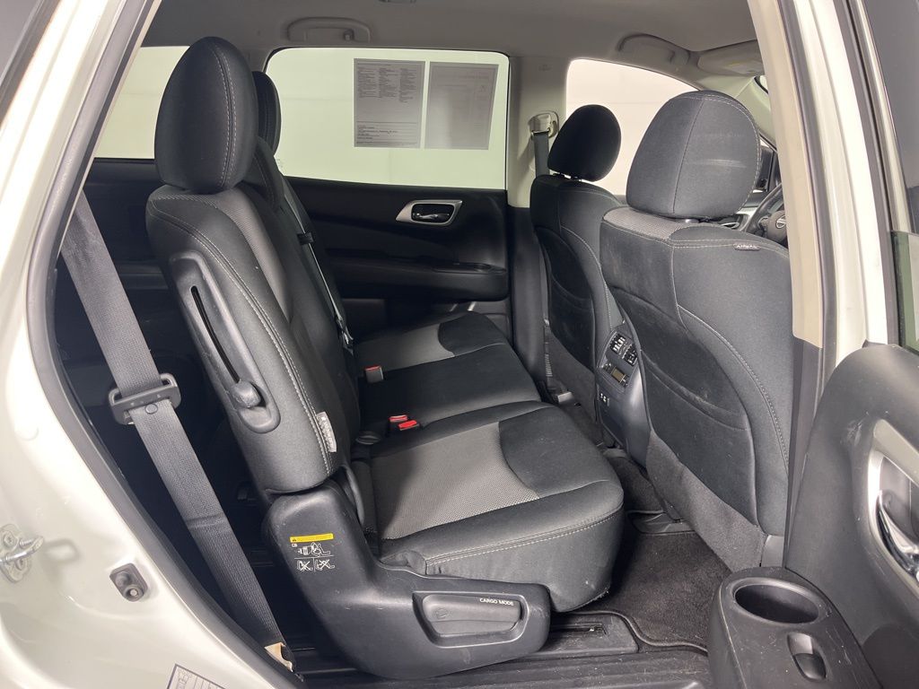 Thumbnail: 2020 Nissan Pathfinder - 11