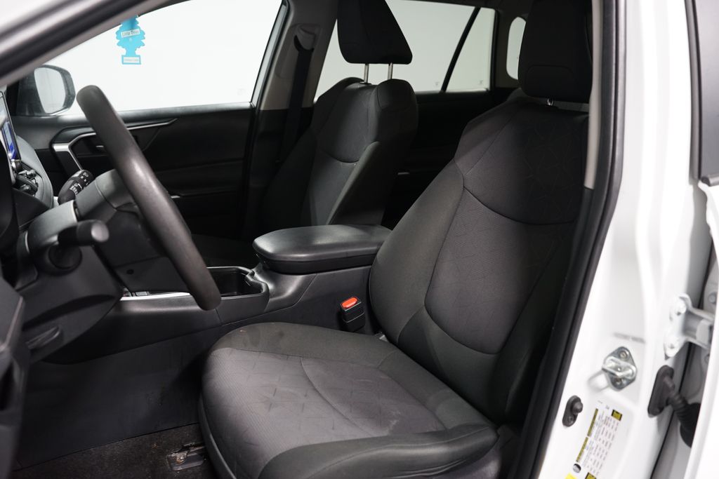 Thumbnail: 2024 Toyota RAV4 - 6