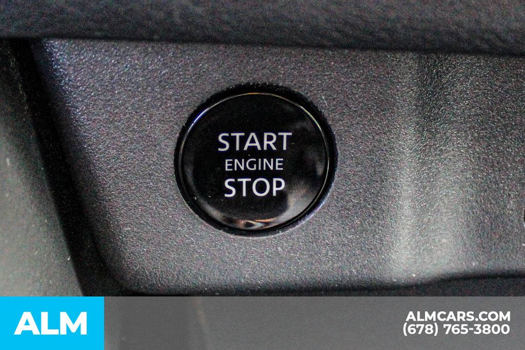 Used 2025 Silver Nissan SV image 27