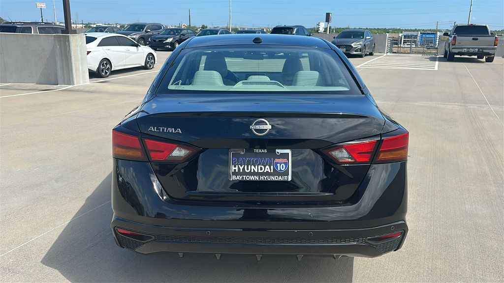 2025 Nissan Altima 2.5 SV Black at Durrett Motor Company