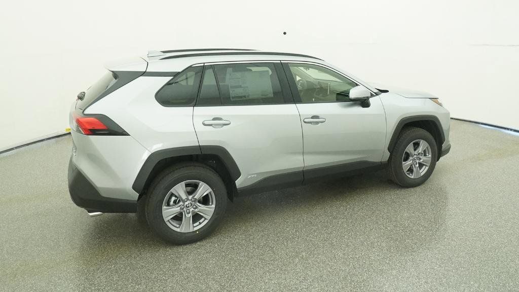 Thumbnail: 2025 Toyota RAV4 - 23