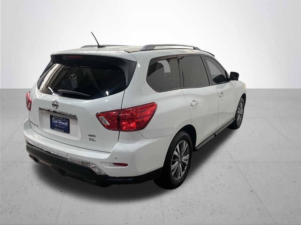 2018 Nissan Pathfinder SL