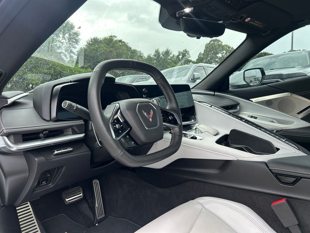 Used 2023 White Chevrolet Stingray image 9