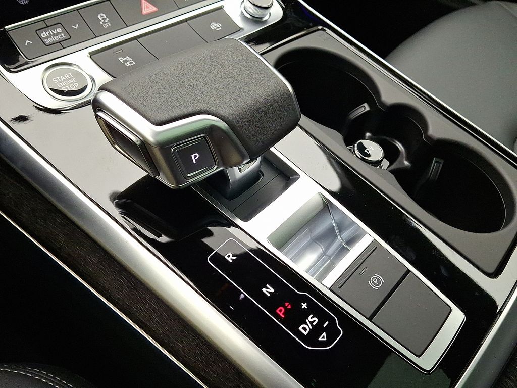Thumbnail: 2026 Audi Q7 - 10